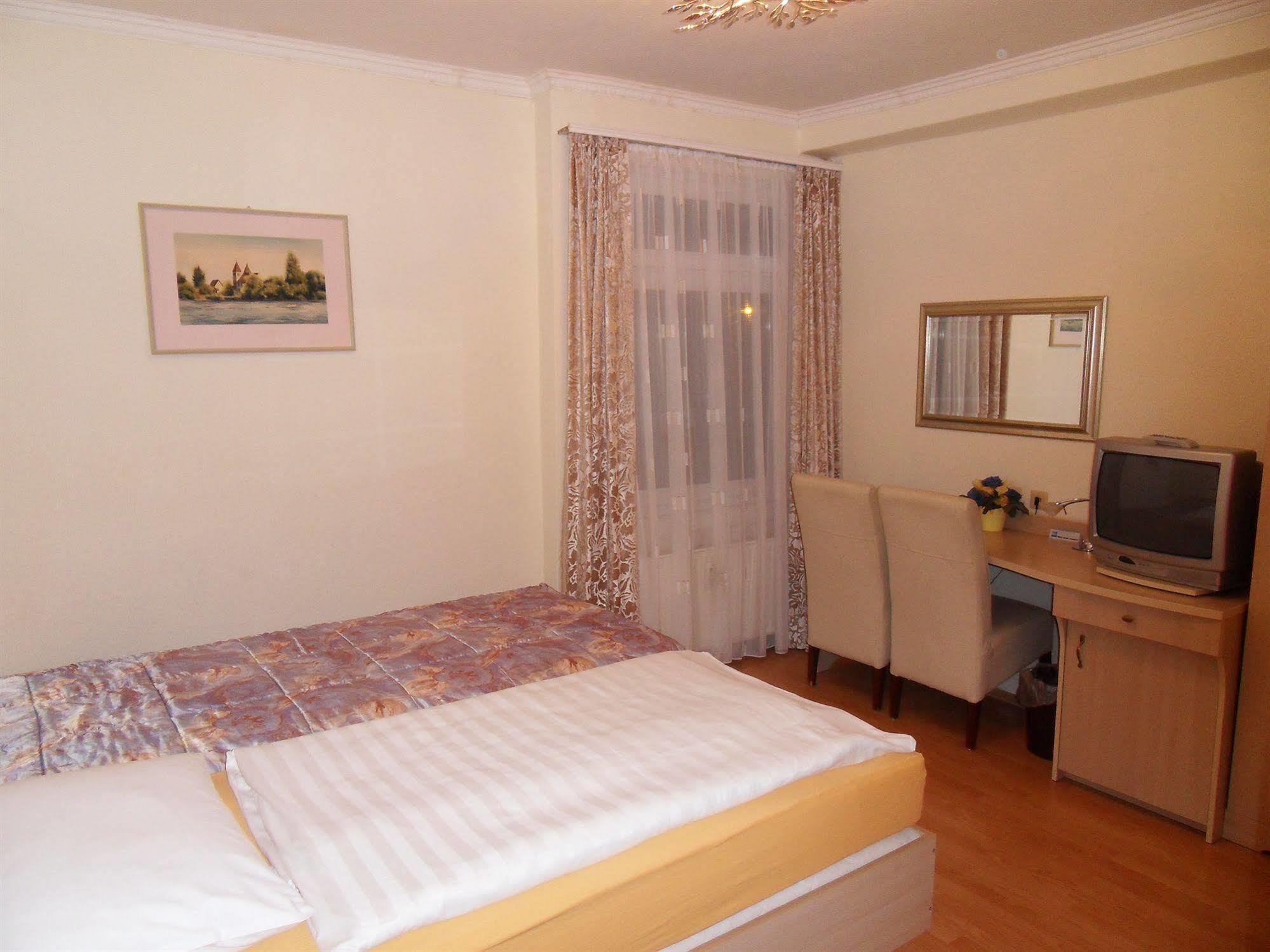 Hotel Zum Adler Bad Homburg vor der Hoehe Exterior photo